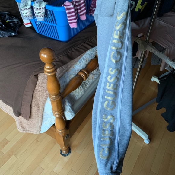 grey guess sweater - Picture 3 of 4